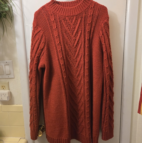 Rich red wool/alpaca cable knit sweater - Picture 4 of 6